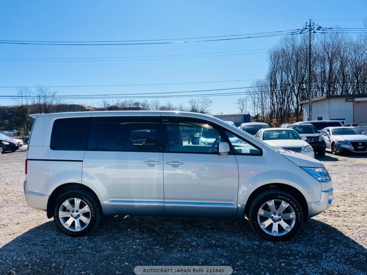 MITSUBISHI DELICA - Imagen 4