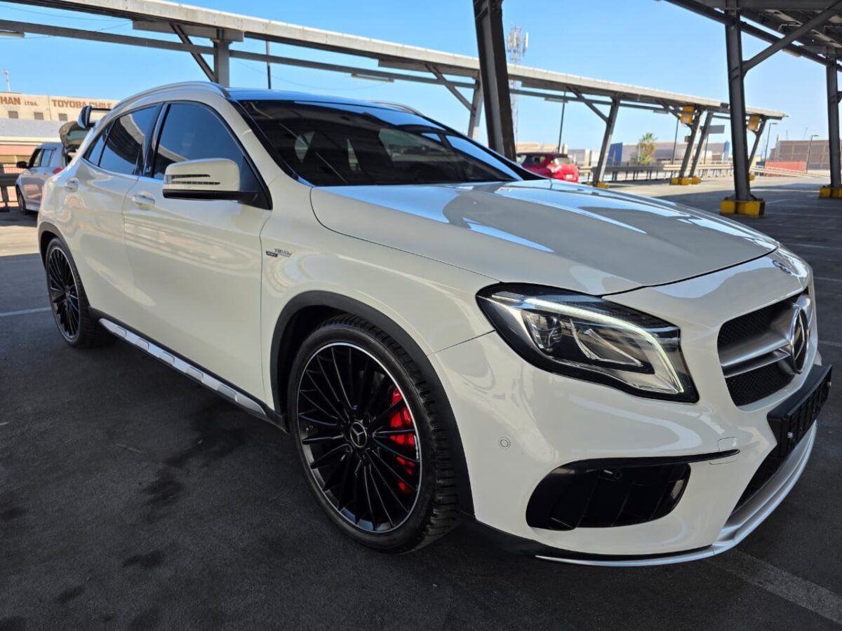 MERCEDES BENZ GLA45 AMG
