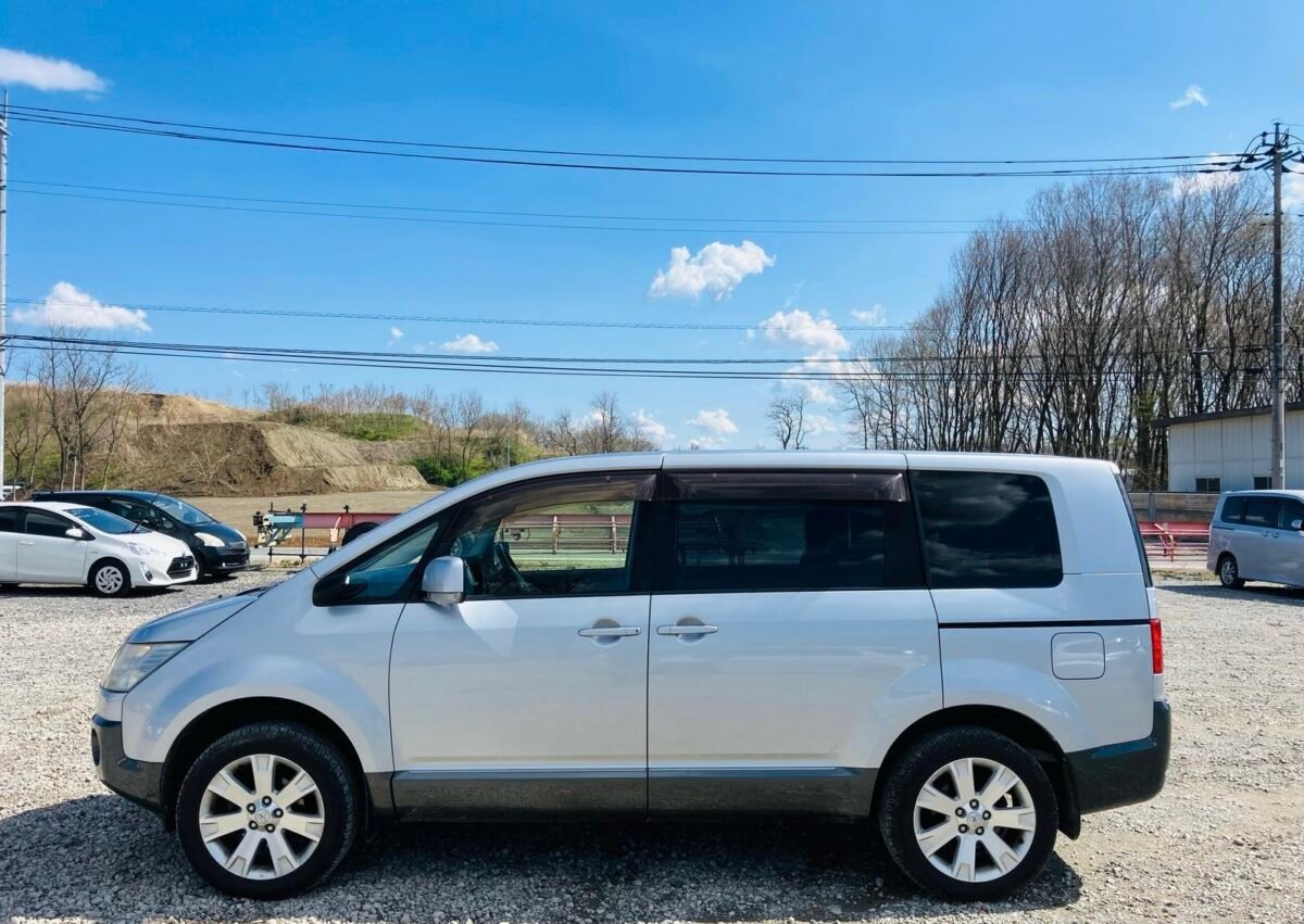 MITSUBISHI DELICA - Imagen 6