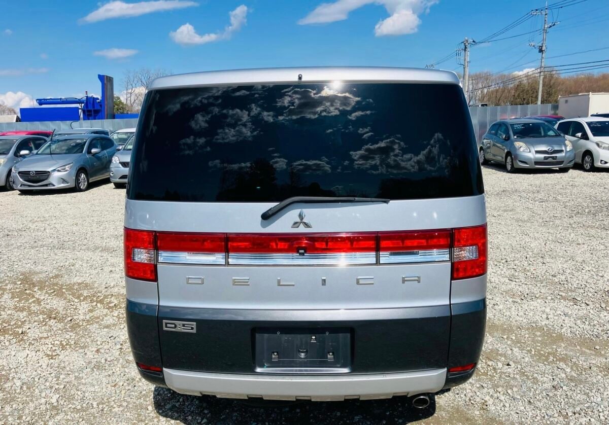 MITSUBISHI DELICA - Imagen 7