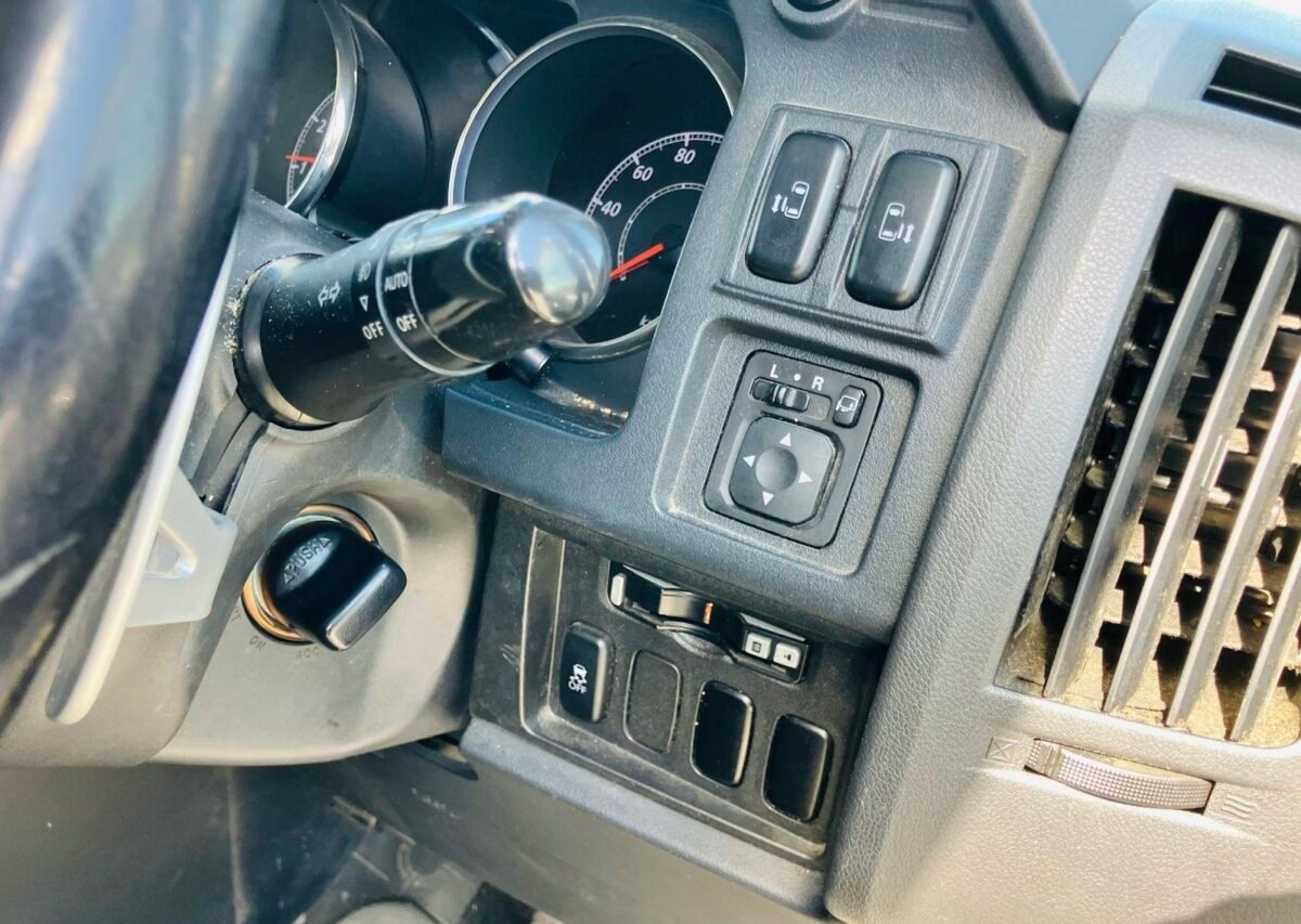MITSUBISHI DELICA - Imagen 13