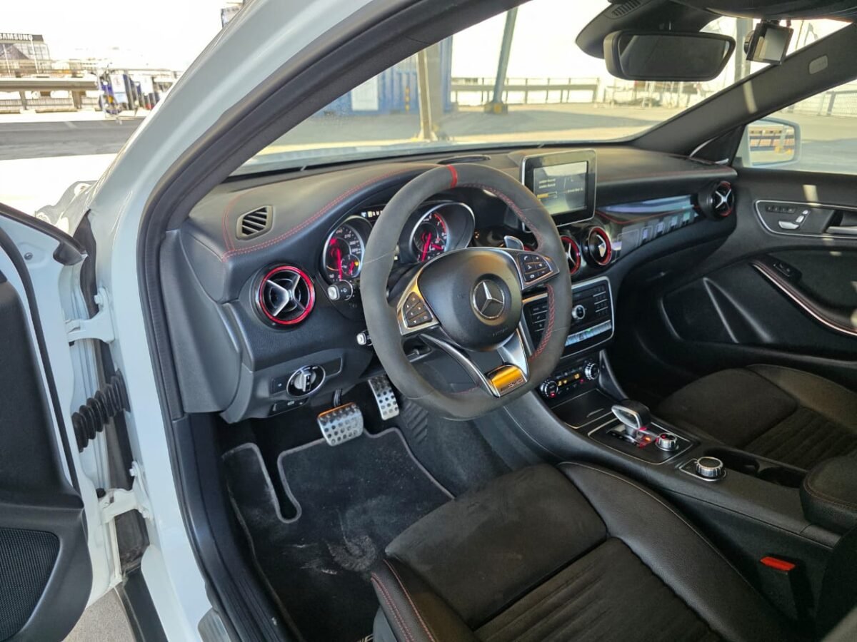 MERCEDES BENZ GLA45 AMG - Imagen 10