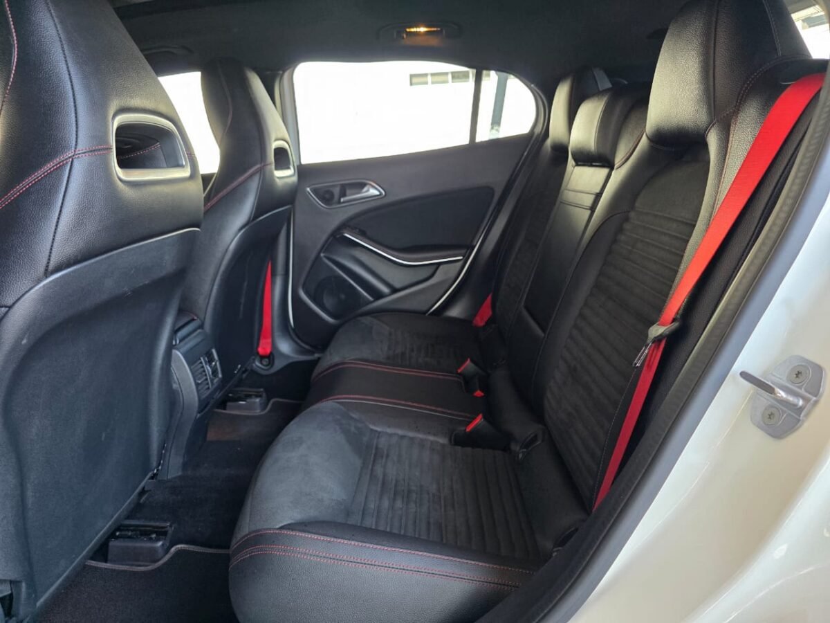 MERCEDES BENZ GLA45 AMG - Imagen 13