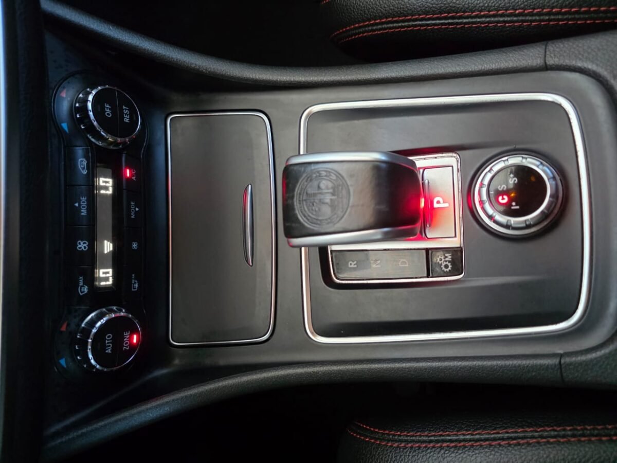 MERCEDES BENZ GLA45 AMG - Imagen 14
