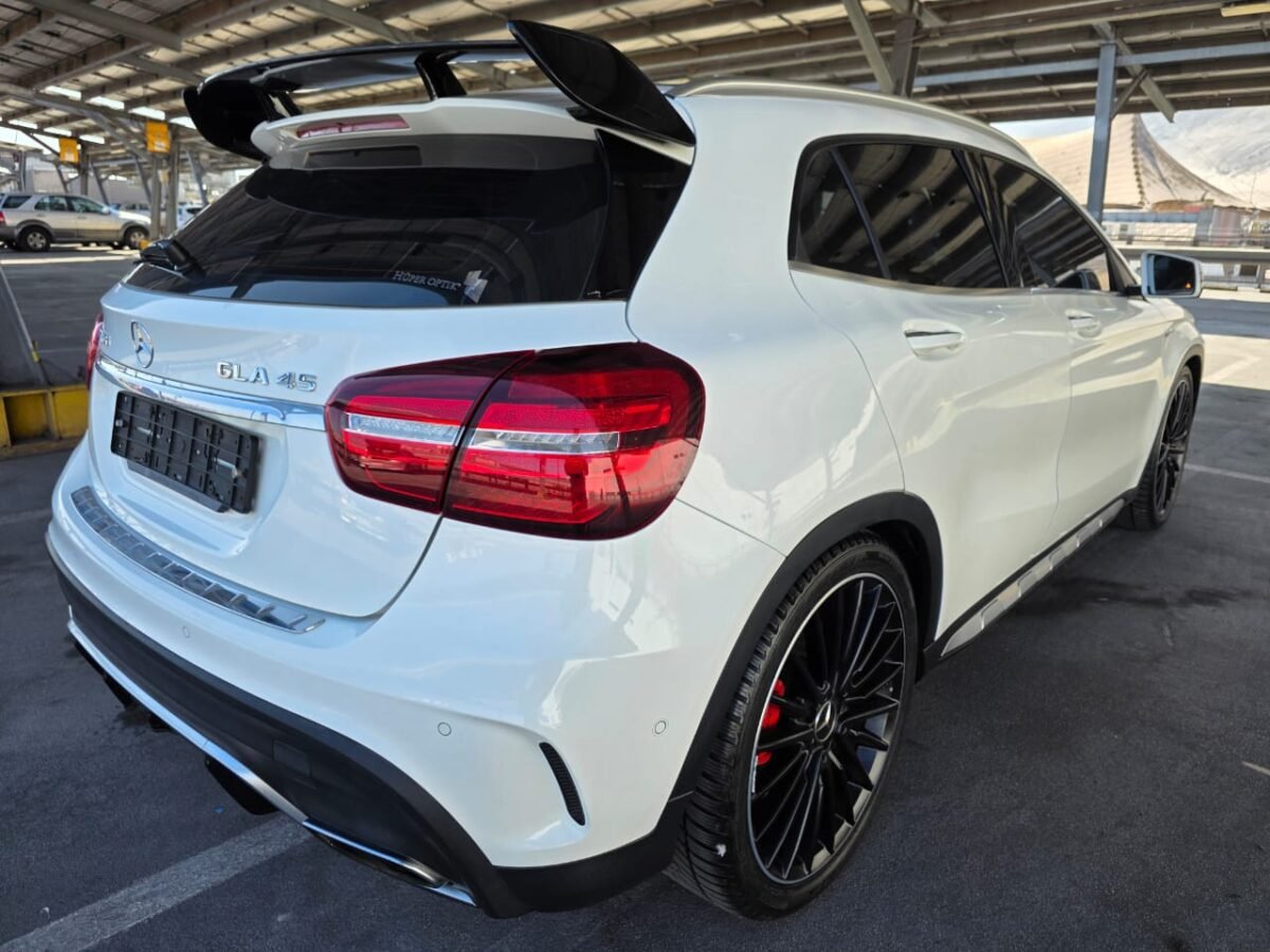 MERCEDES BENZ GLA45 AMG - Imagen 15