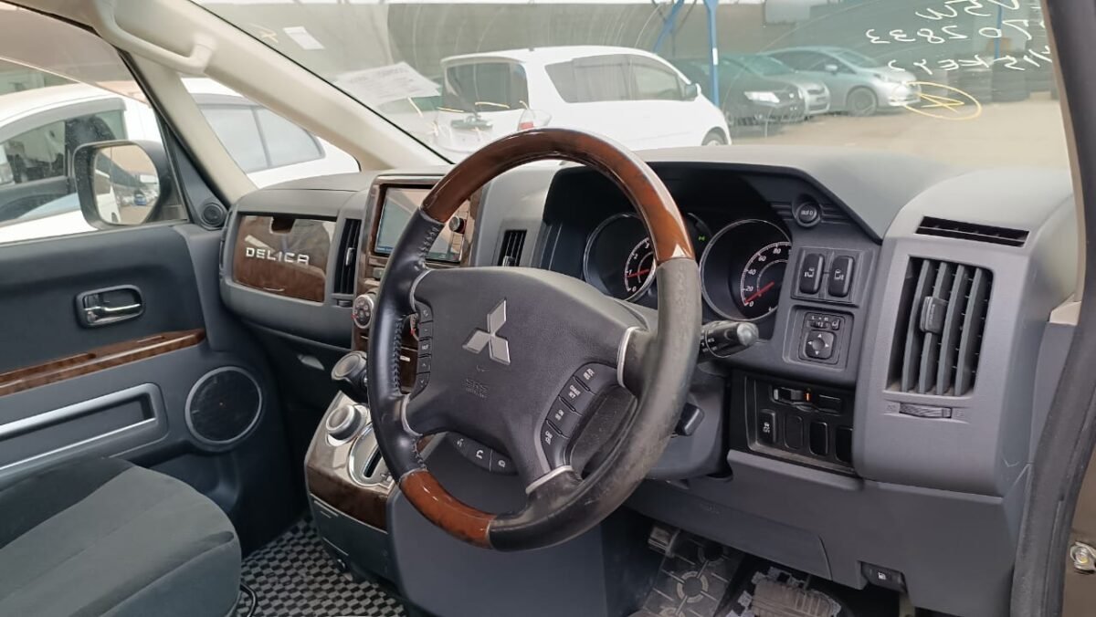 MITSUBISHI DELICA - Imagen 20