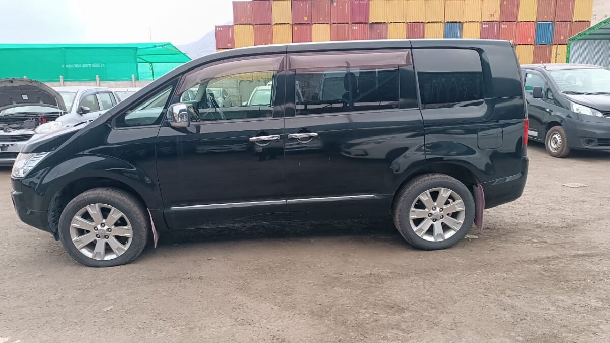 MITSUBISHI DELICA - Imagen 21