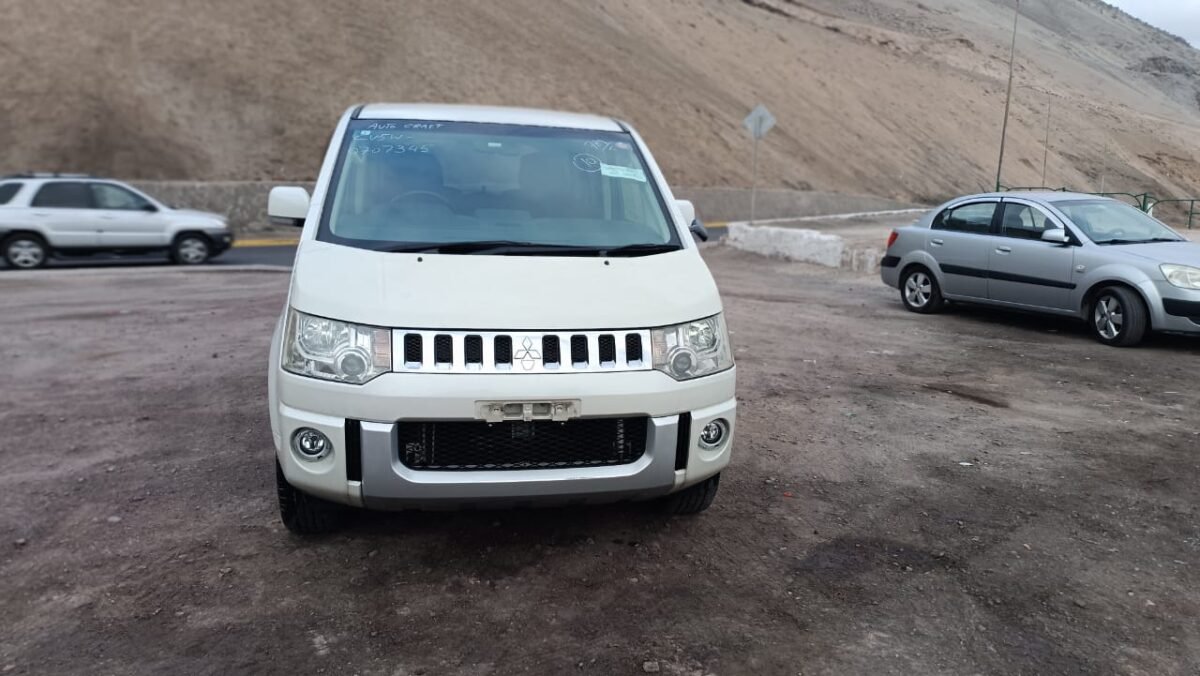 MITSUBISHI DELICA - Imagen 3