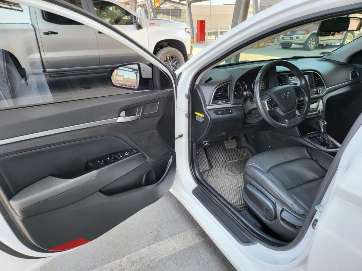 HYUNDAI AVANTE - Imagen 3