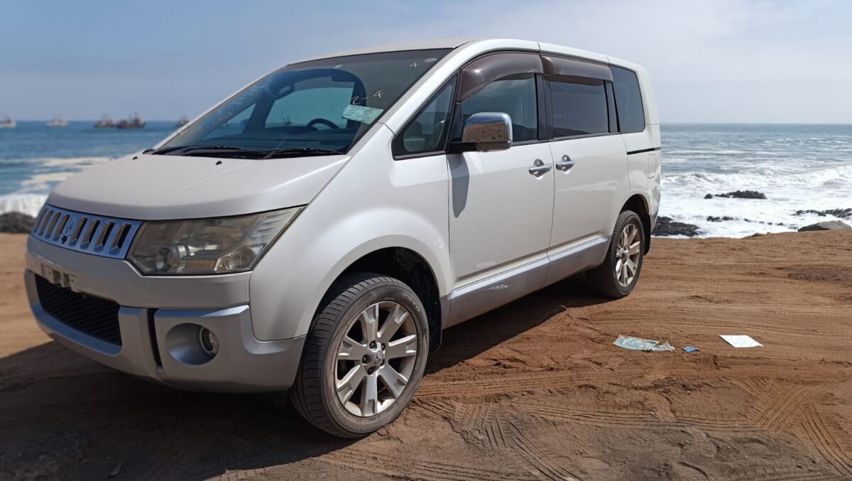 MITSUBISHI DELICA - Imagen 9