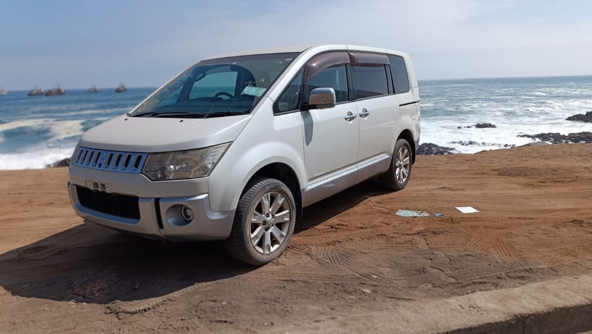 MITSUBISHI DELICA - Imagen 14