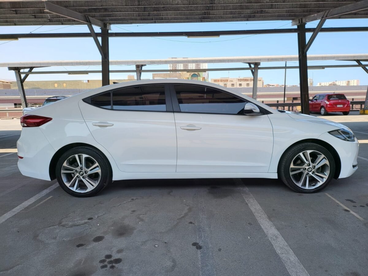 HYUNDAI AVANTE - Imagen 9