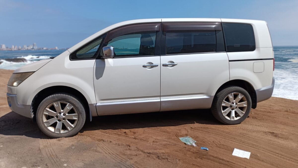 MITSUBISHI DELICA - Imagen 12