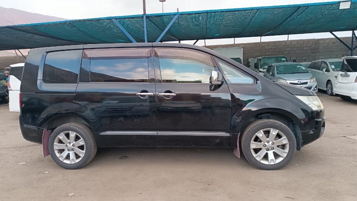 MITSUBISHI DELICA - Imagen 13