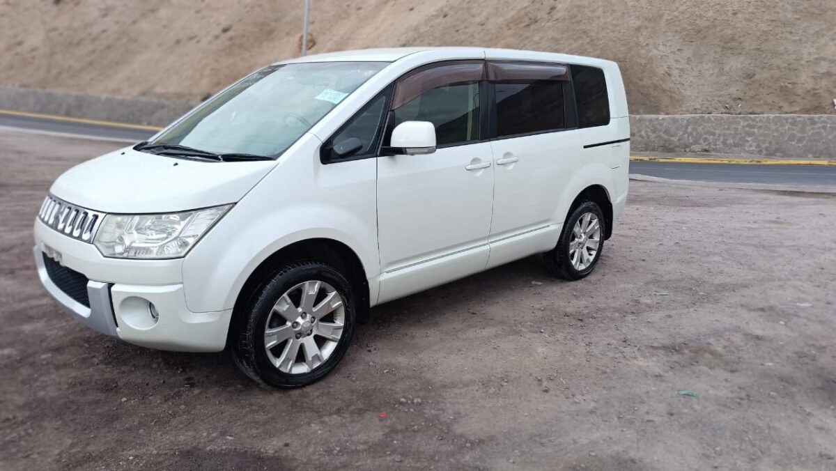 MITSUBISHI DELICA - Imagen 16