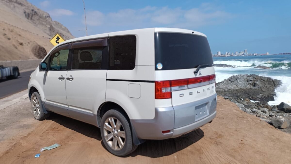 MITSUBISHI DELICA - Imagen 4