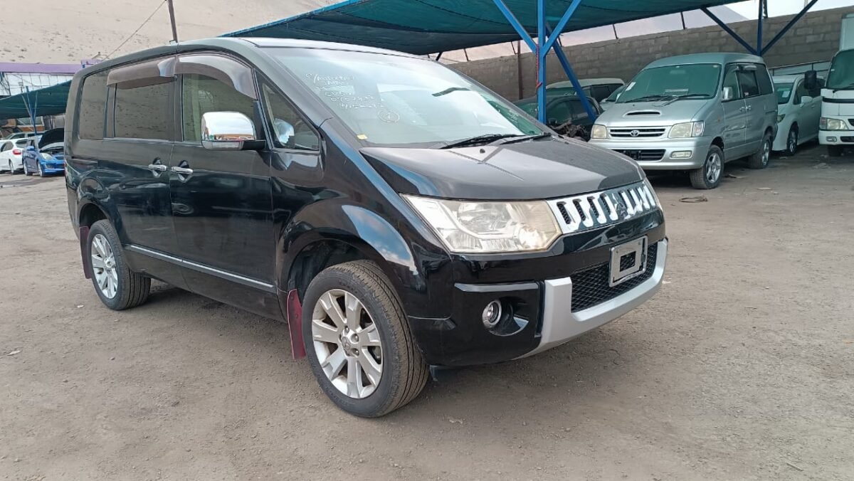 MITSUBISHI DELICA - Imagen 15