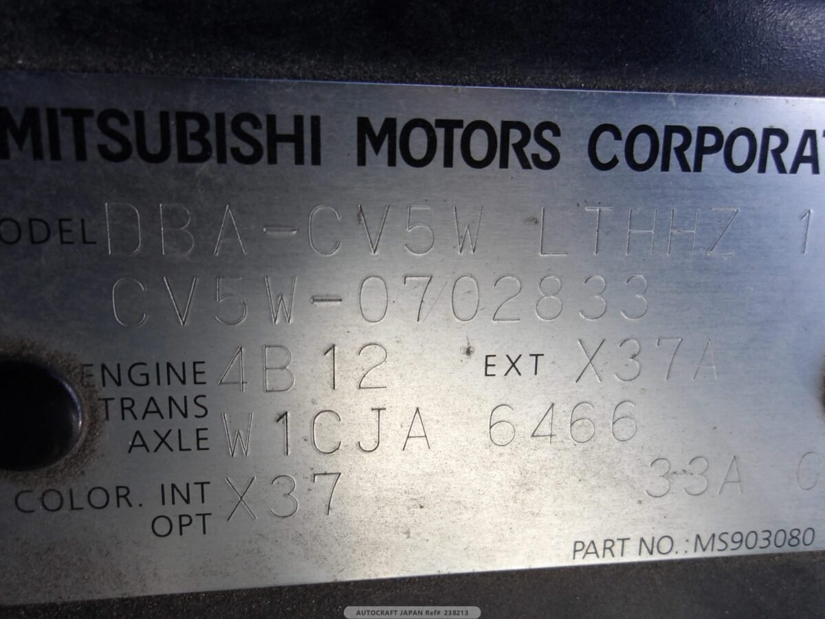 MITSUBISHI DELICA - Imagen 13