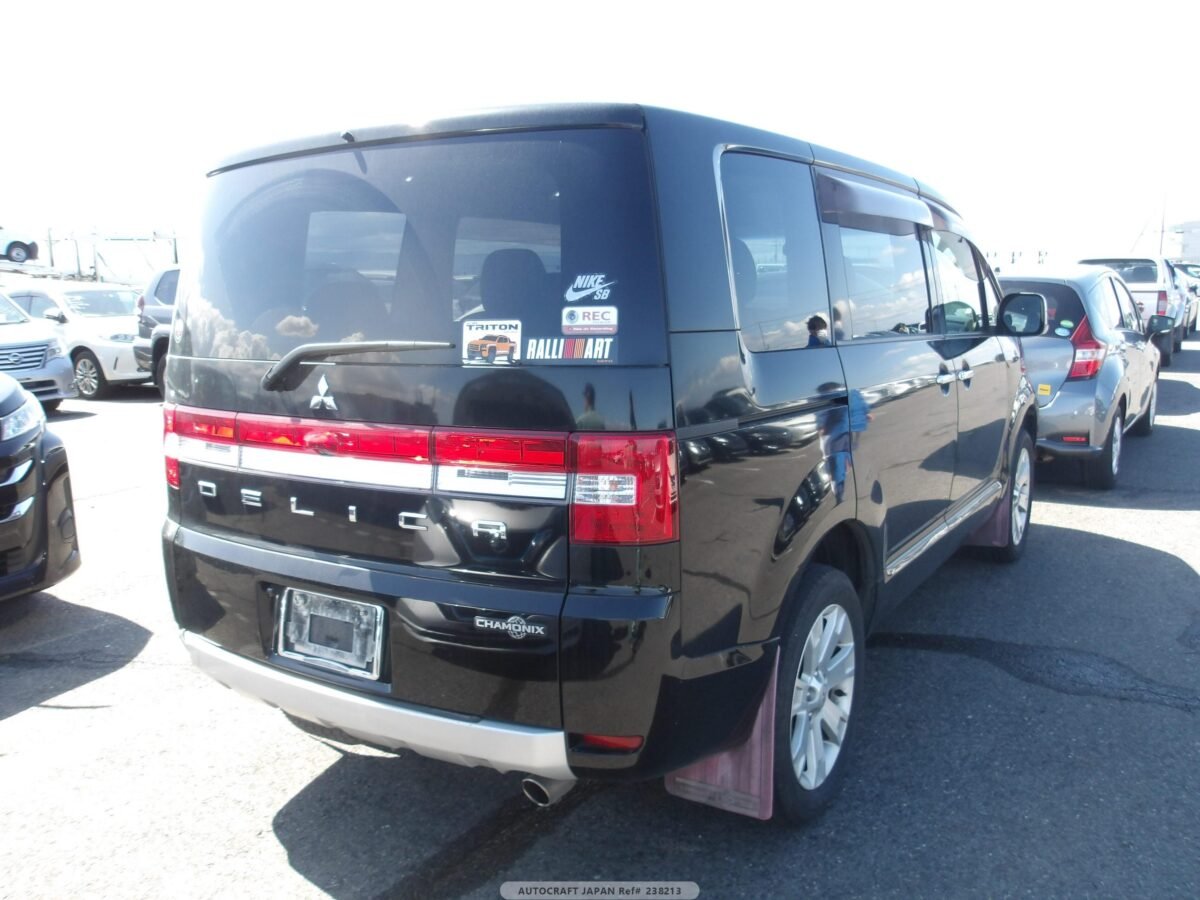 MITSUBISHI DELICA - Imagen 18