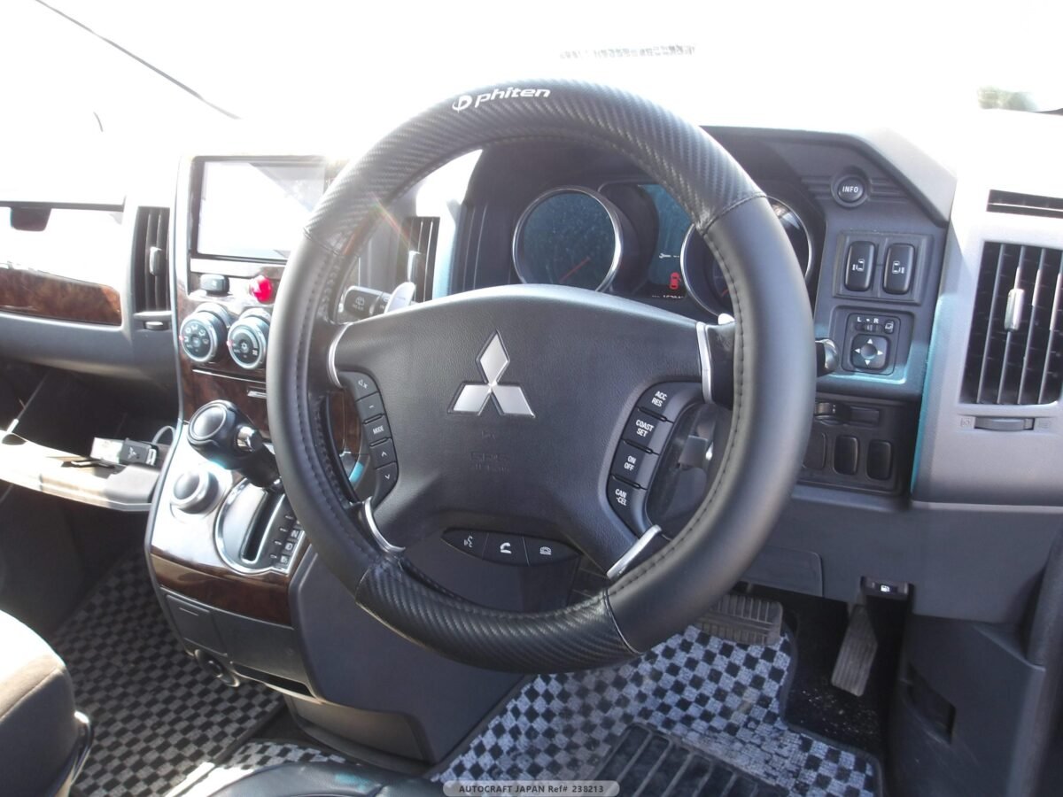 MITSUBISHI DELICA - Imagen 25