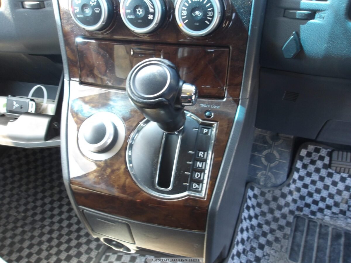 MITSUBISHI DELICA - Imagen 27