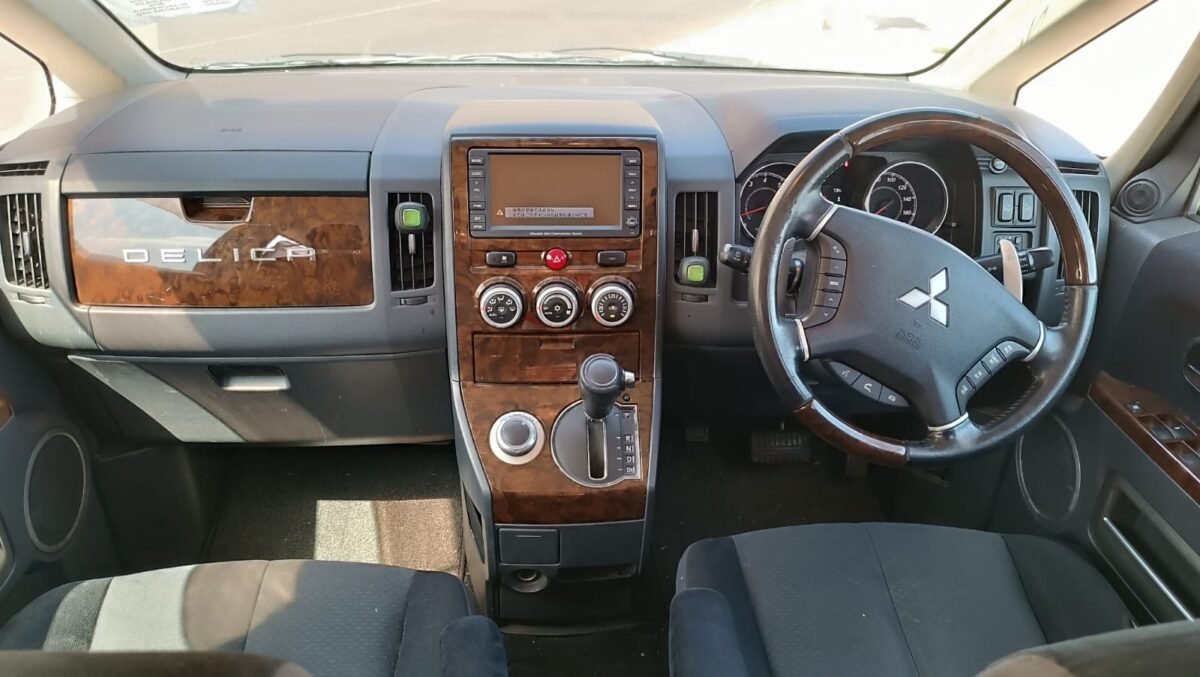 MITSUBISHI DELICA - Imagen 17