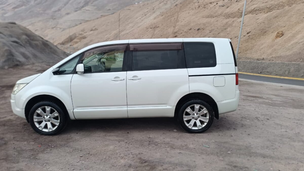 MITSUBISHI DELICA - Imagen 23