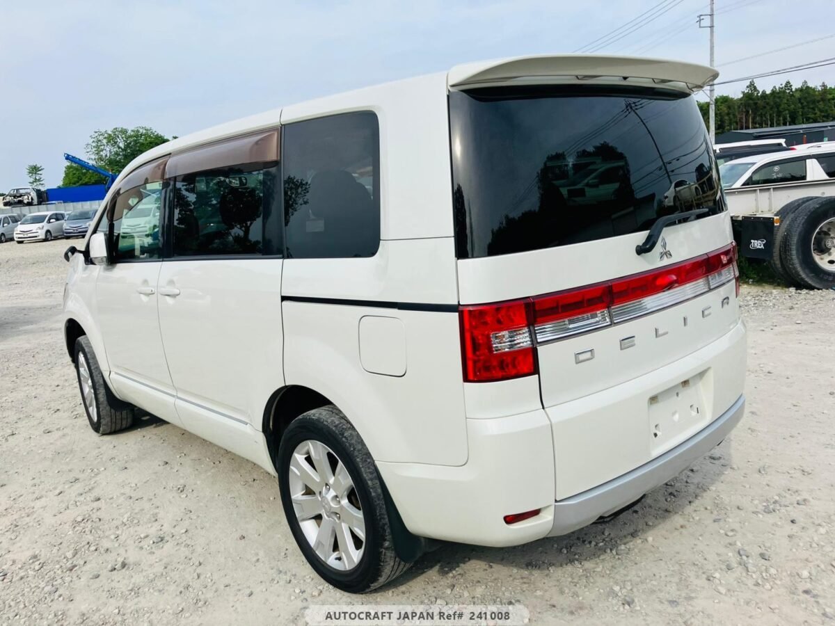 MITSUBISHI DELICA - Imagen 12