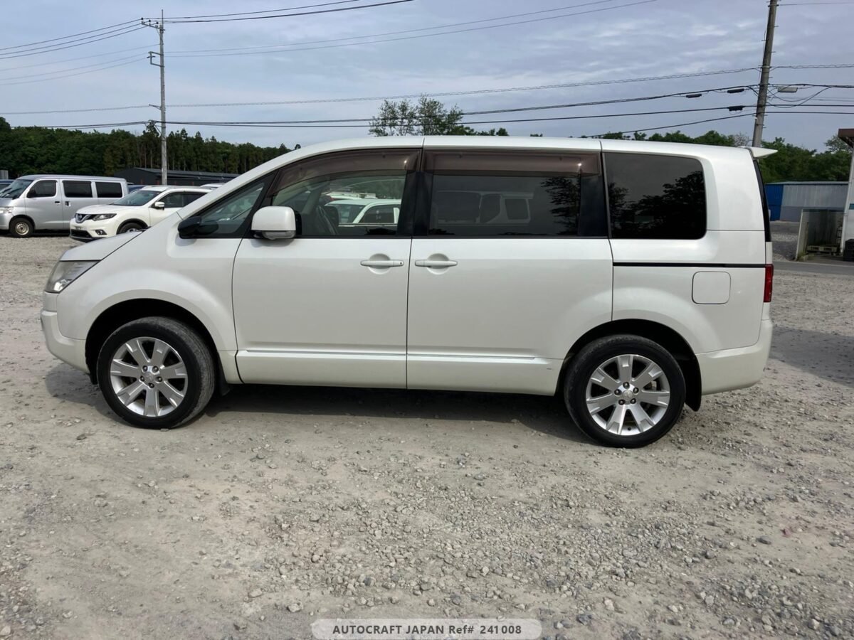 MITSUBISHI DELICA - Imagen 13