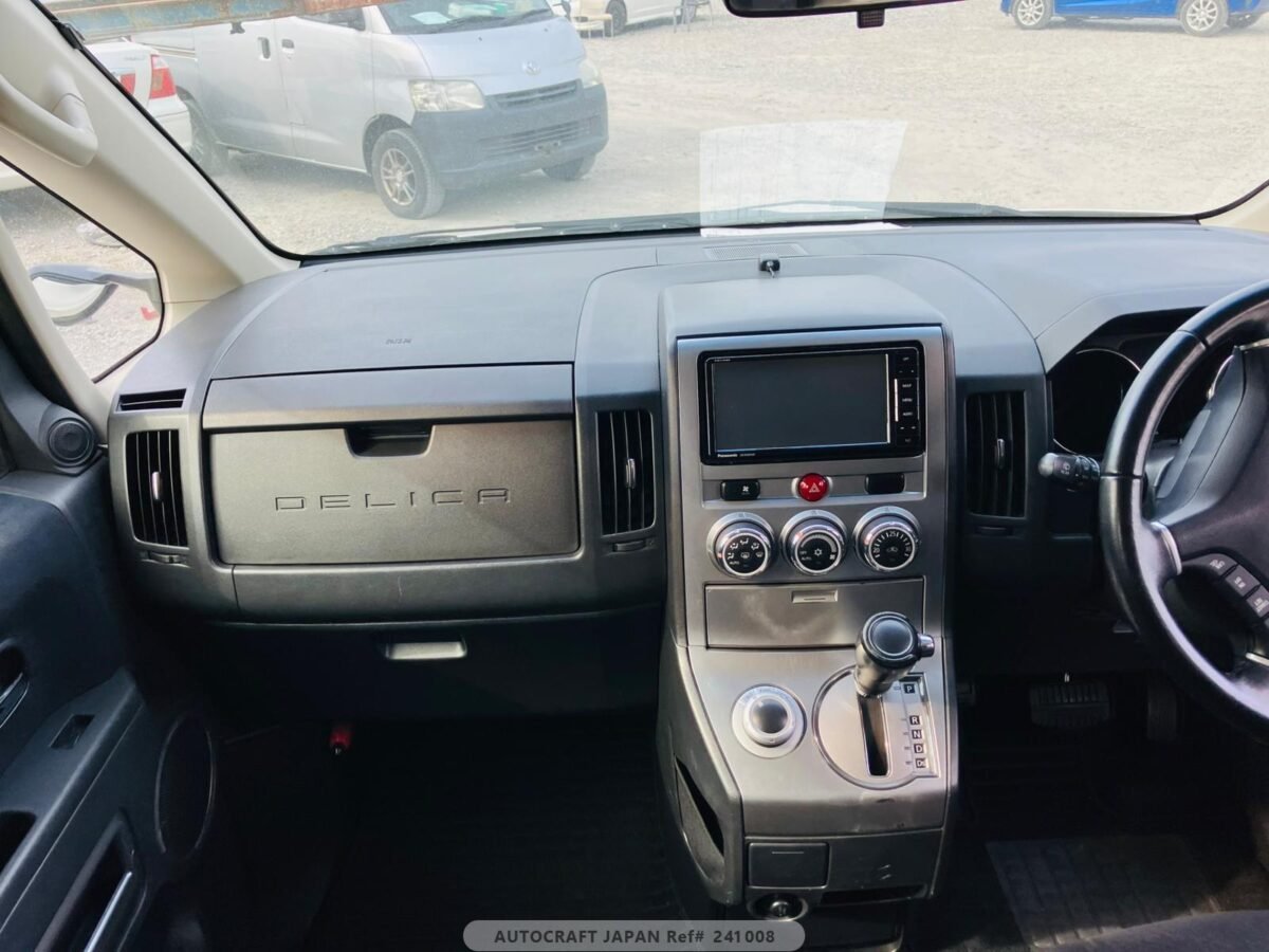 MITSUBISHI DELICA - Imagen 21