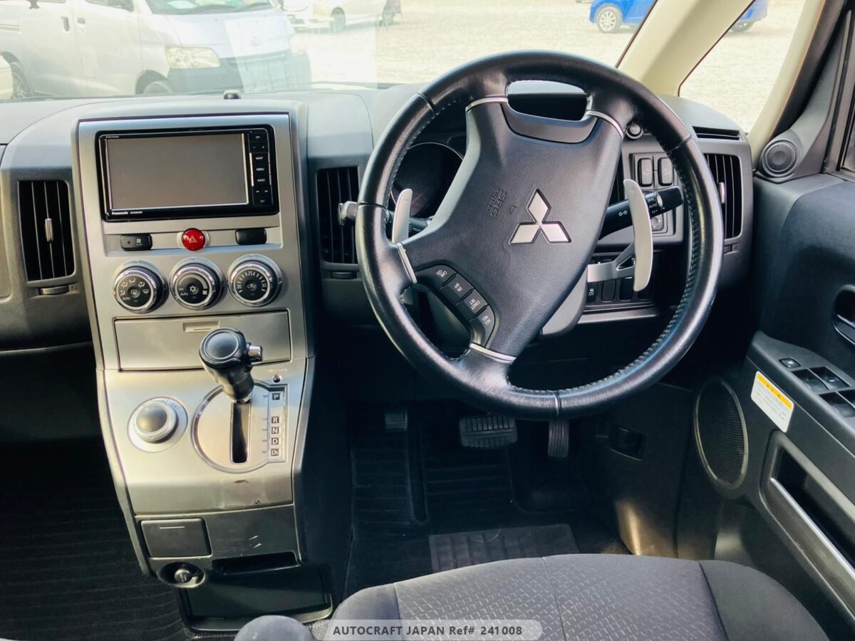 MITSUBISHI DELICA - Imagen 23