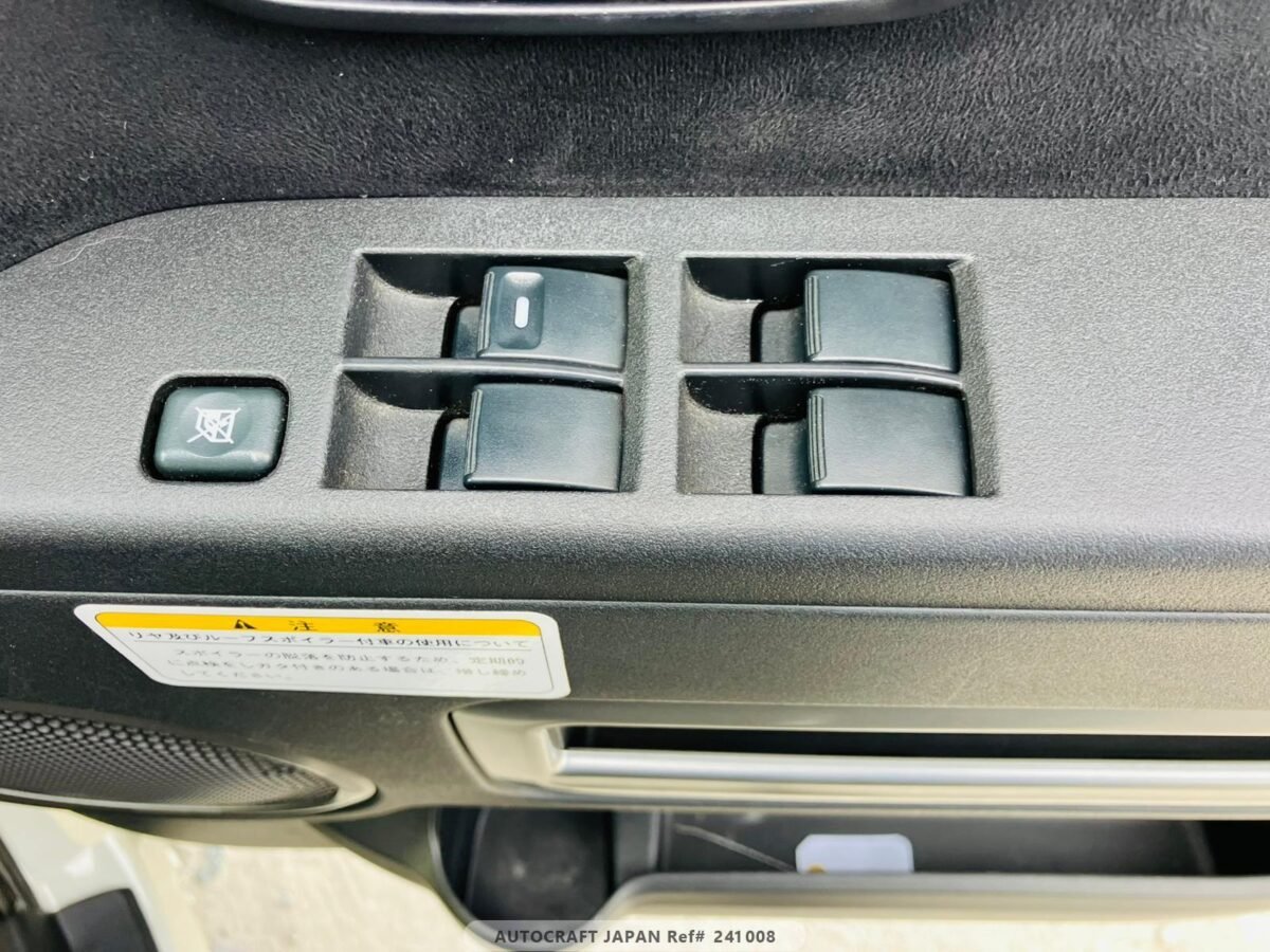 MITSUBISHI DELICA - Imagen 26