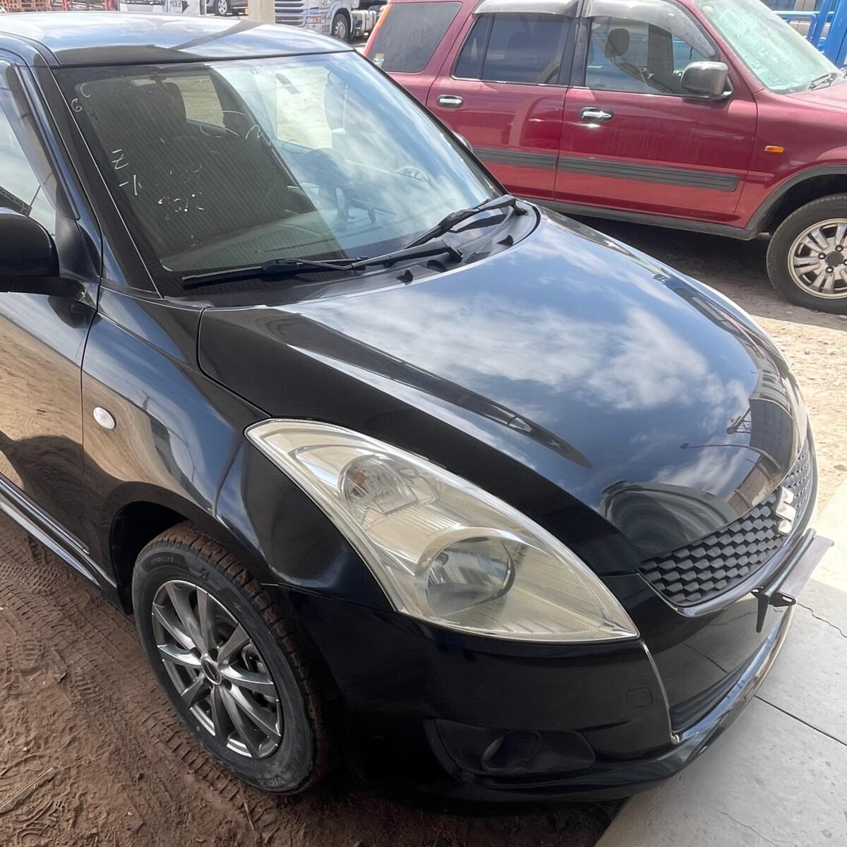 SUZUKI SWIFT