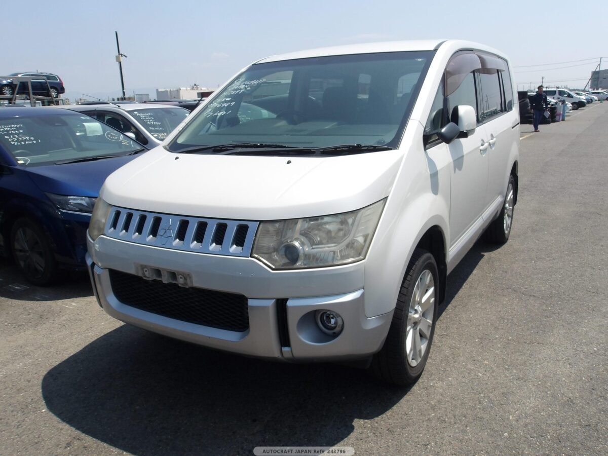 MITSUBISHI DELICA - Imagen 4