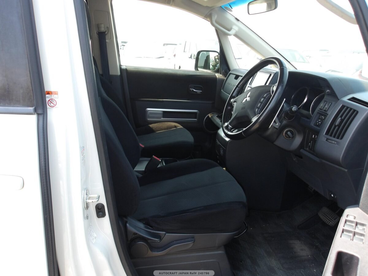 MITSUBISHI DELICA - Imagen 5