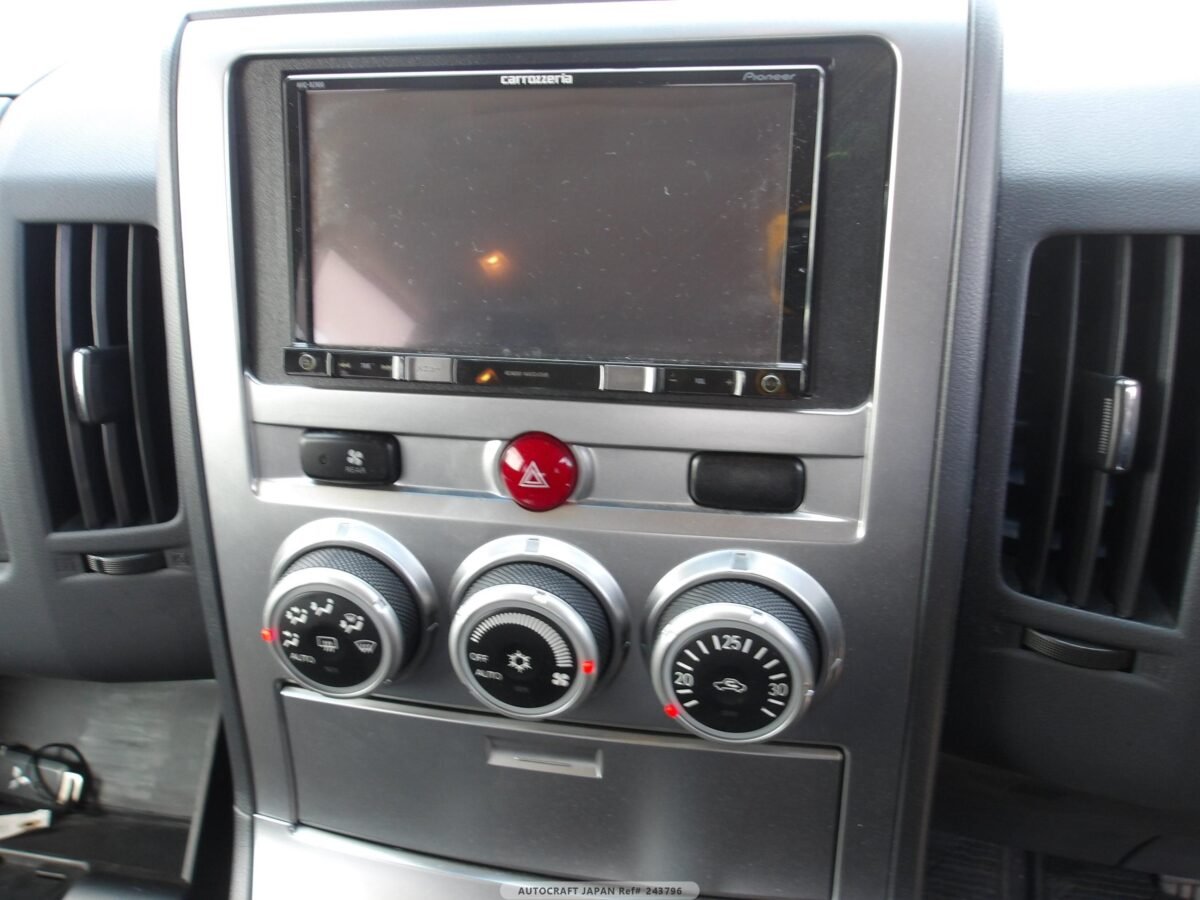 MITSUBISHI DELICA - Imagen 12