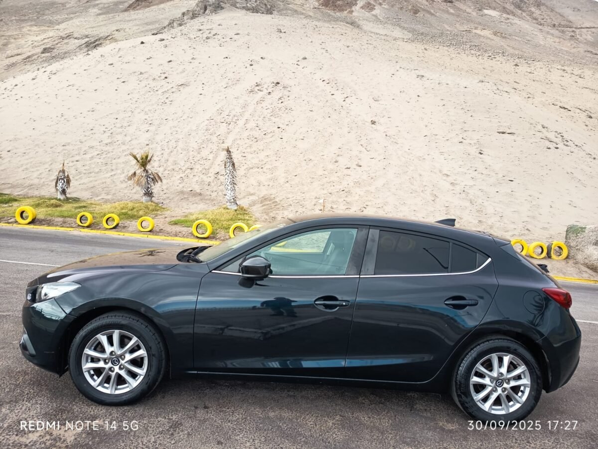 MAZDA AXELA 4WD - Imagen 3
