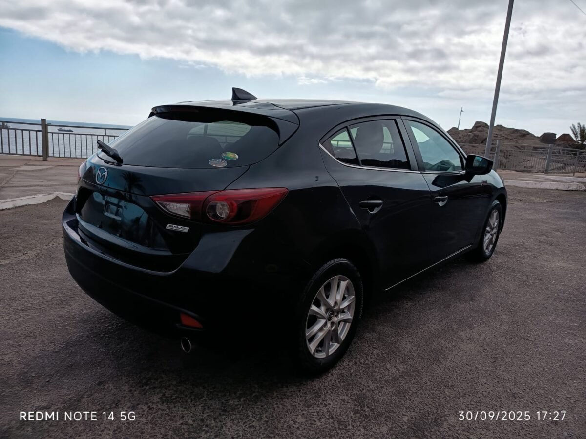 MAZDA AXELA 4WD - Imagen 8