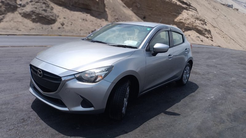 MAZDA DEMIO - Imagen 3