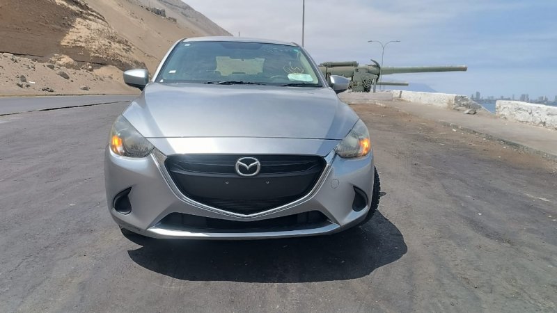 MAZDA DEMIO - Imagen 4