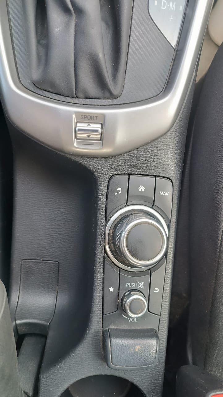 MAZDA DEMIO - Imagen 12