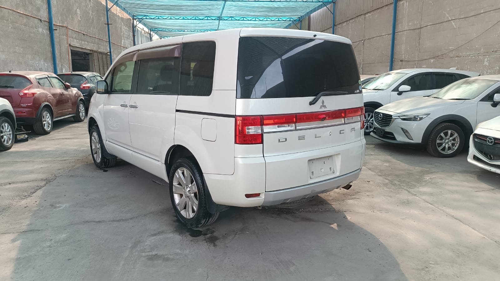 MITSUBISHI DELICA - Imagen 10