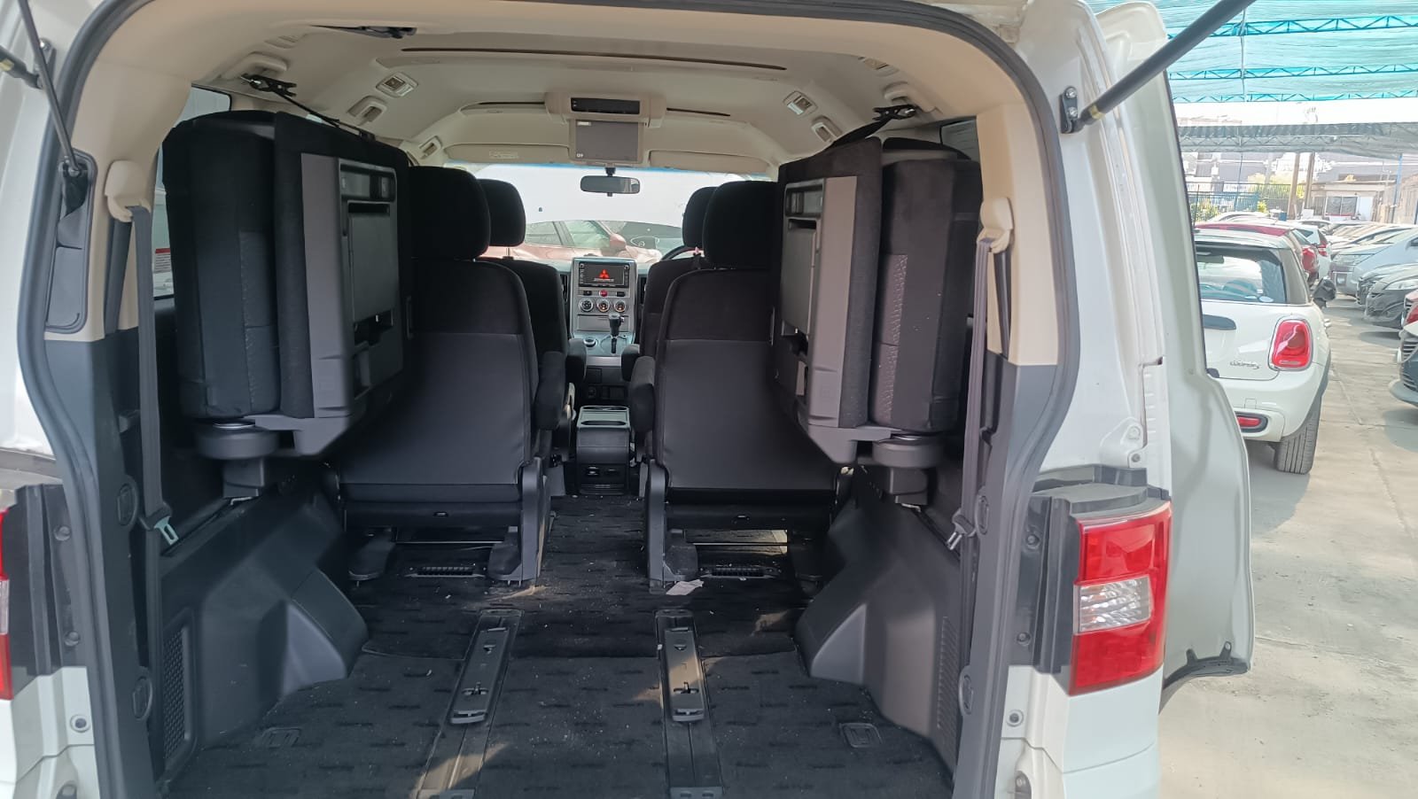 MITSUBISHI DELICA - Imagen 16