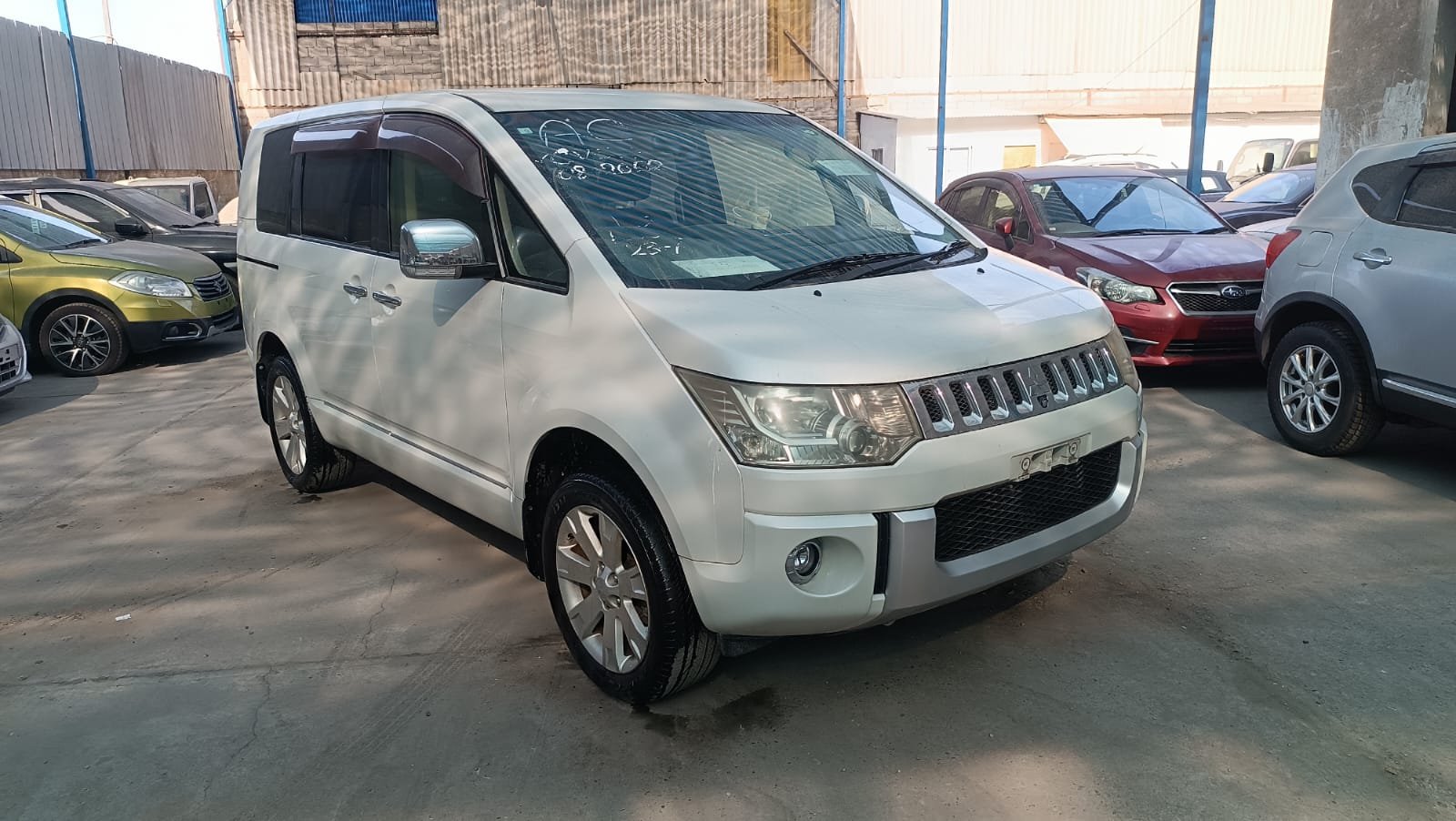 MITSUBISHI DELICA - Imagen 19