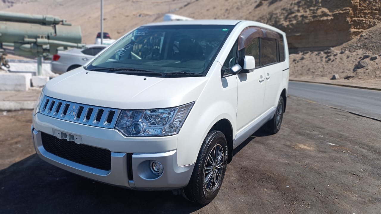 MITSUBISHI DELICA - Imagen 10