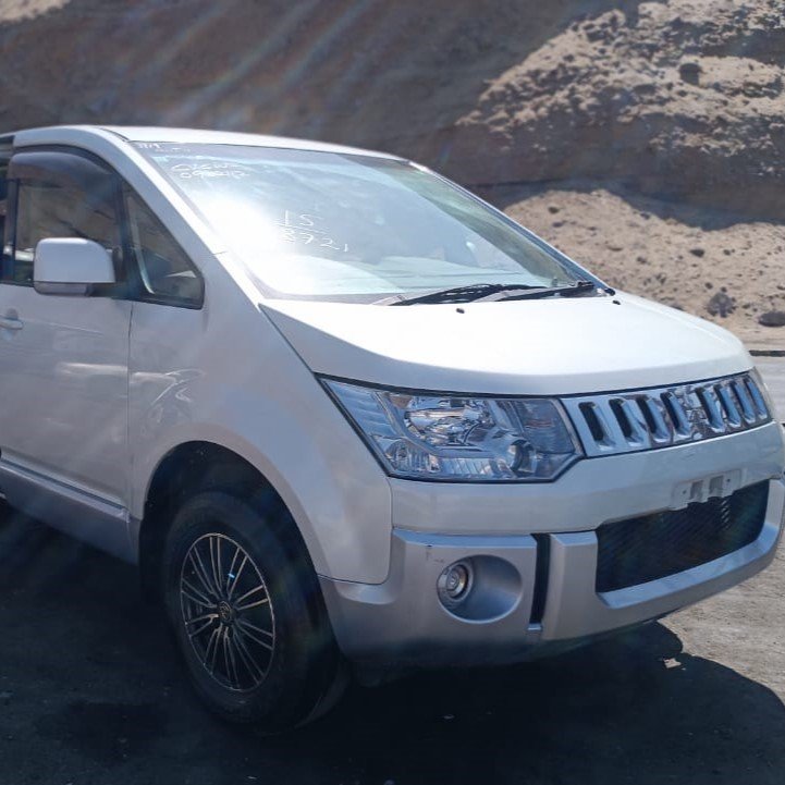 MITSUBISHI DELICA