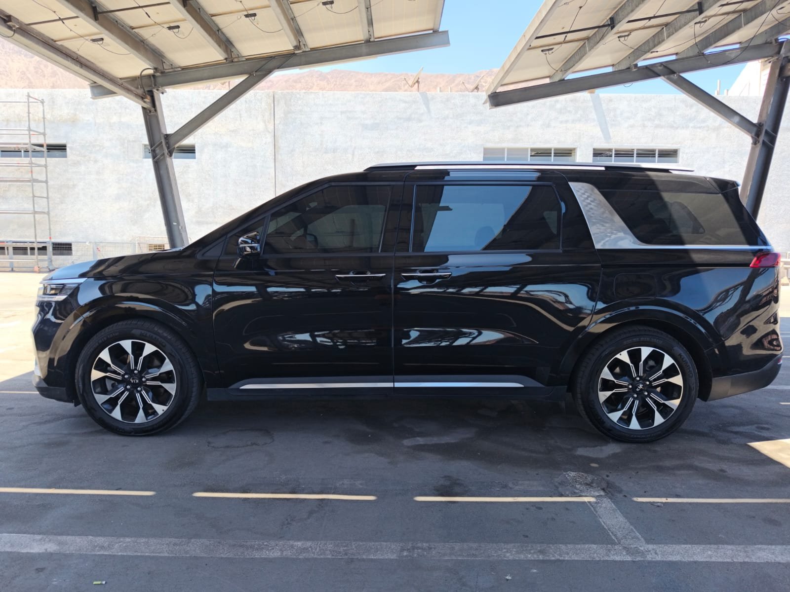 KIA CARNIVAL - Imagen 2