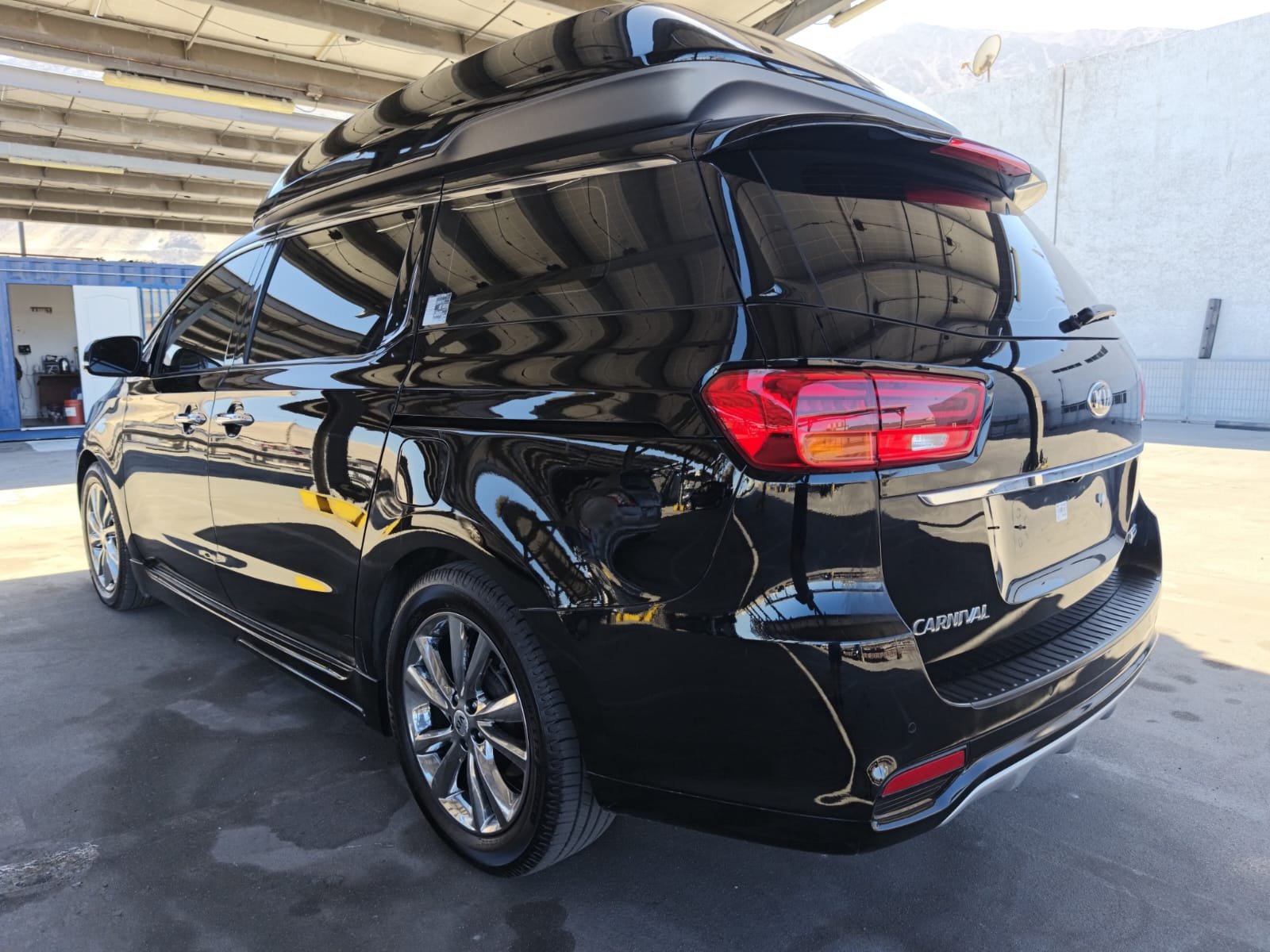 KIA CARNIVAL LIMUSINE - Imagen 12