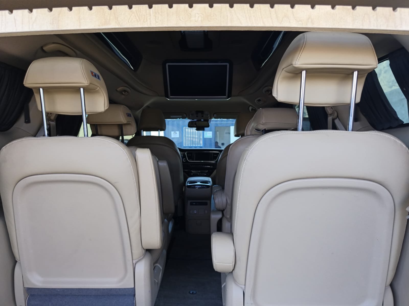 KIA CARNIVAL LIMUSINE - Imagen 3