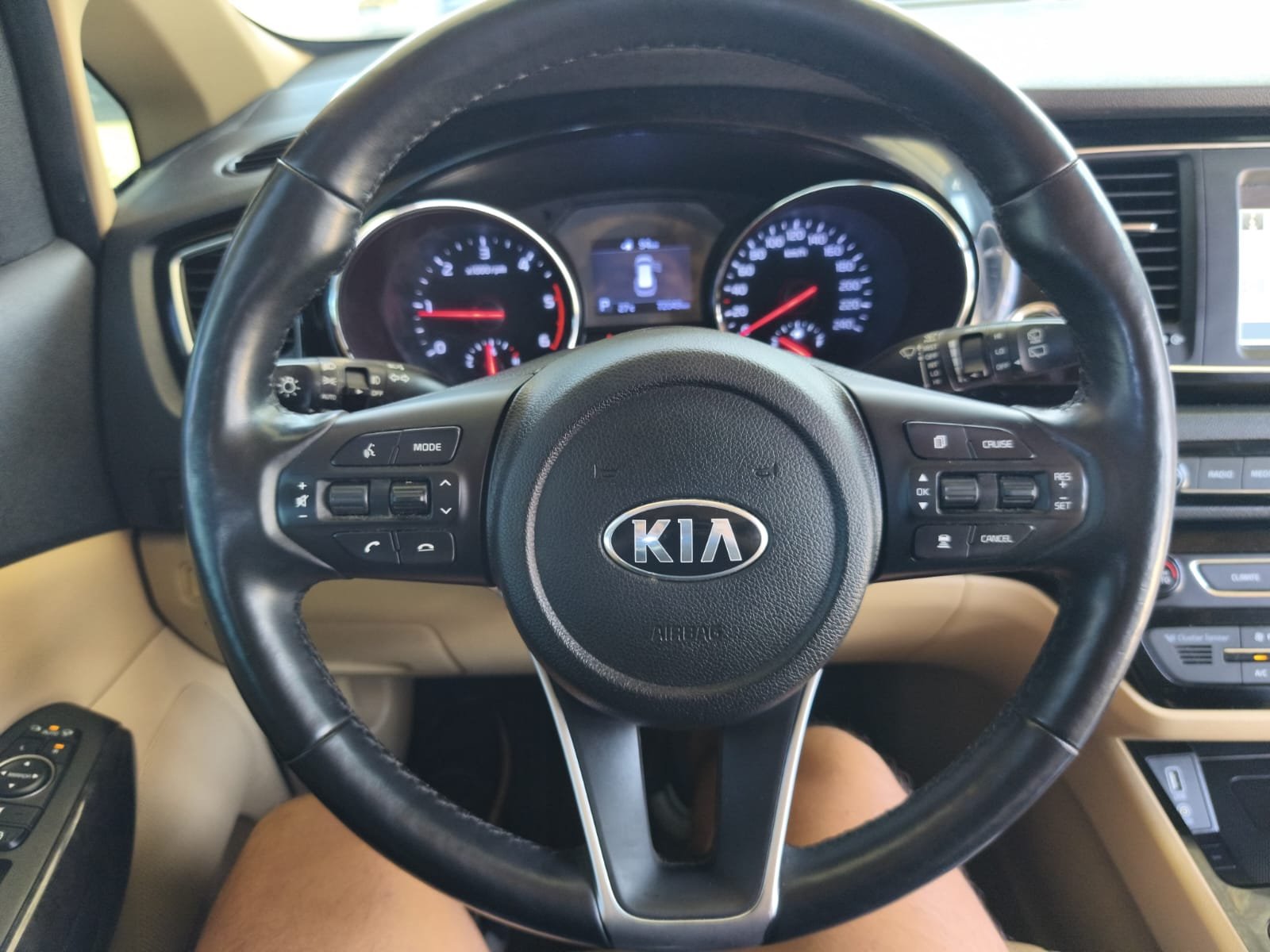 KIA CARNIVAL LIMUSINE - Imagen 7